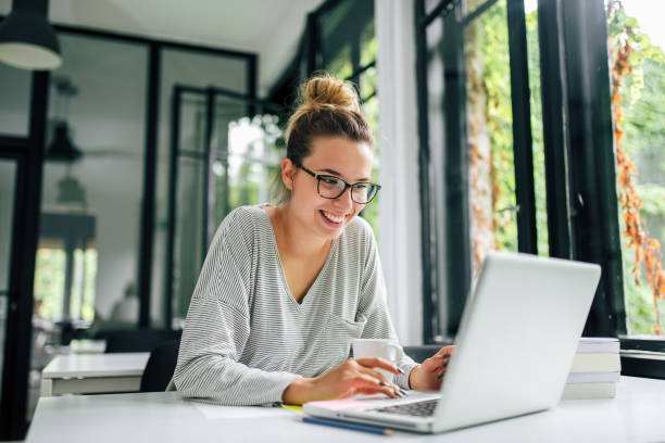 How Do Students Write Articles?