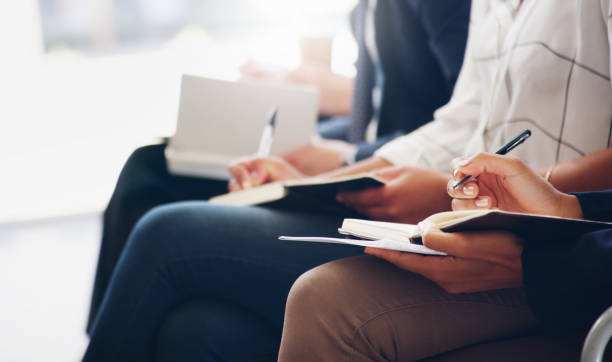 How Do Students Write Articles?