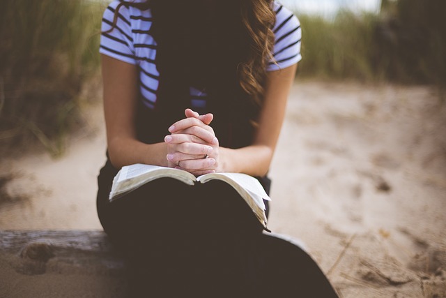 6 Spells of How to Live in Solitude