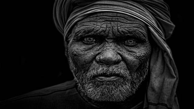 Average and Geometric Mean in Statistics