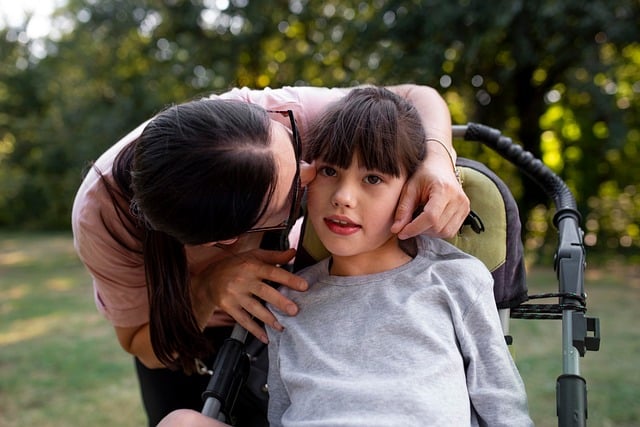 Mom telling young child about common sense